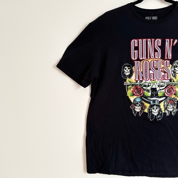 Guns N' Roses Distressed Licensed Graphic Rock ‘n Roll T-Shirt - Picture 2 of 7